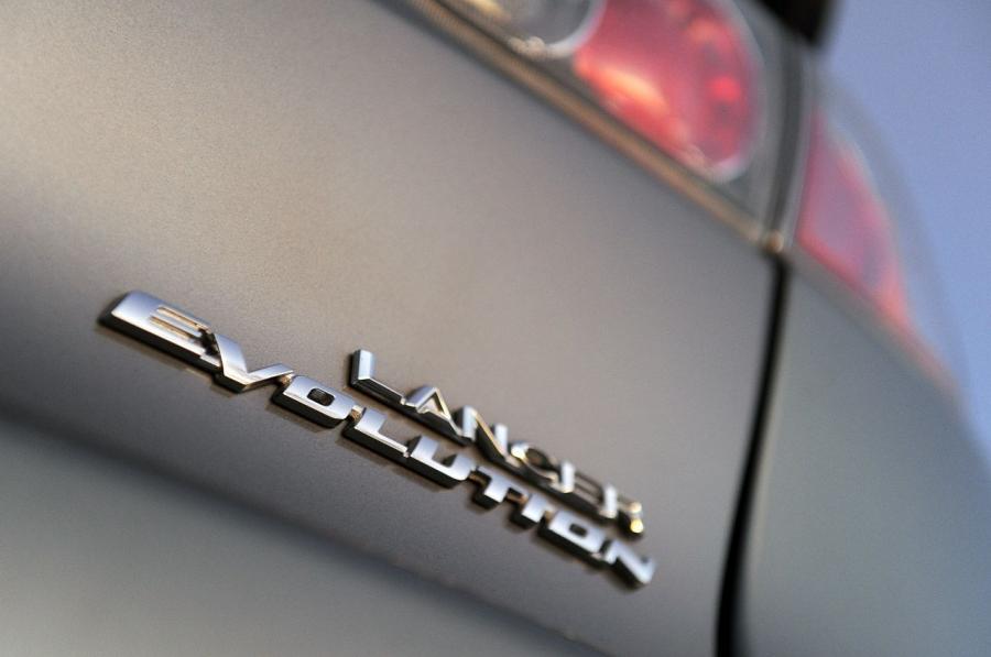  Mitsubishi Lancer Evolution X GSR 2013 года  (фото 32 из 43)